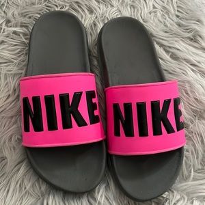 Women’s Nike Offcourt slides